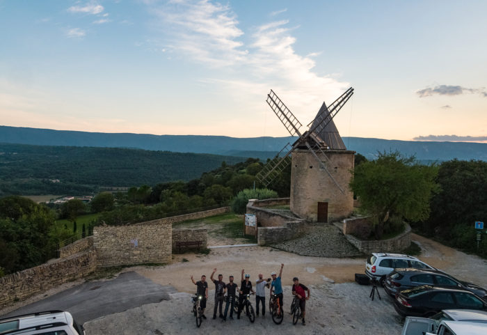 Equipe pour Vues aériennes par drone en Lubéron