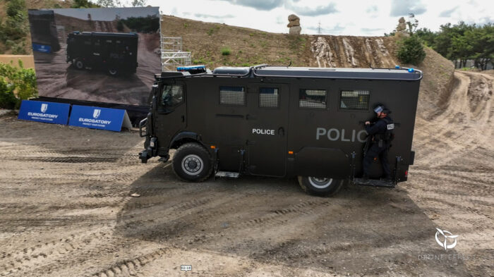 prise de vue aérienne Eurosatory Paris 2024 de la gendarmerie mobile