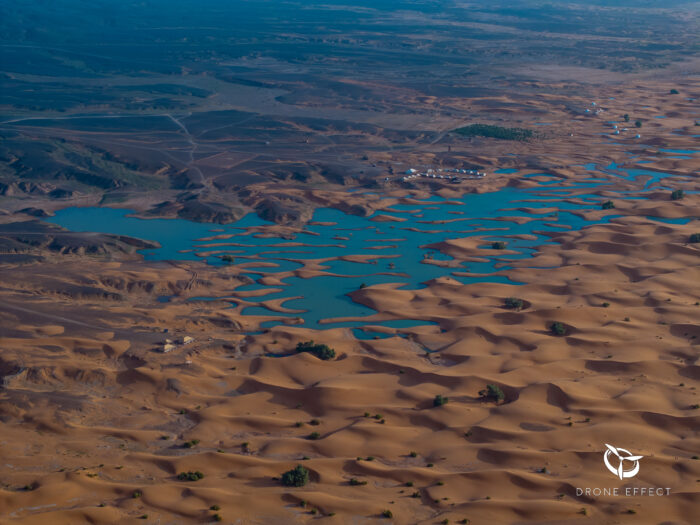 Dune et lac au Maroc